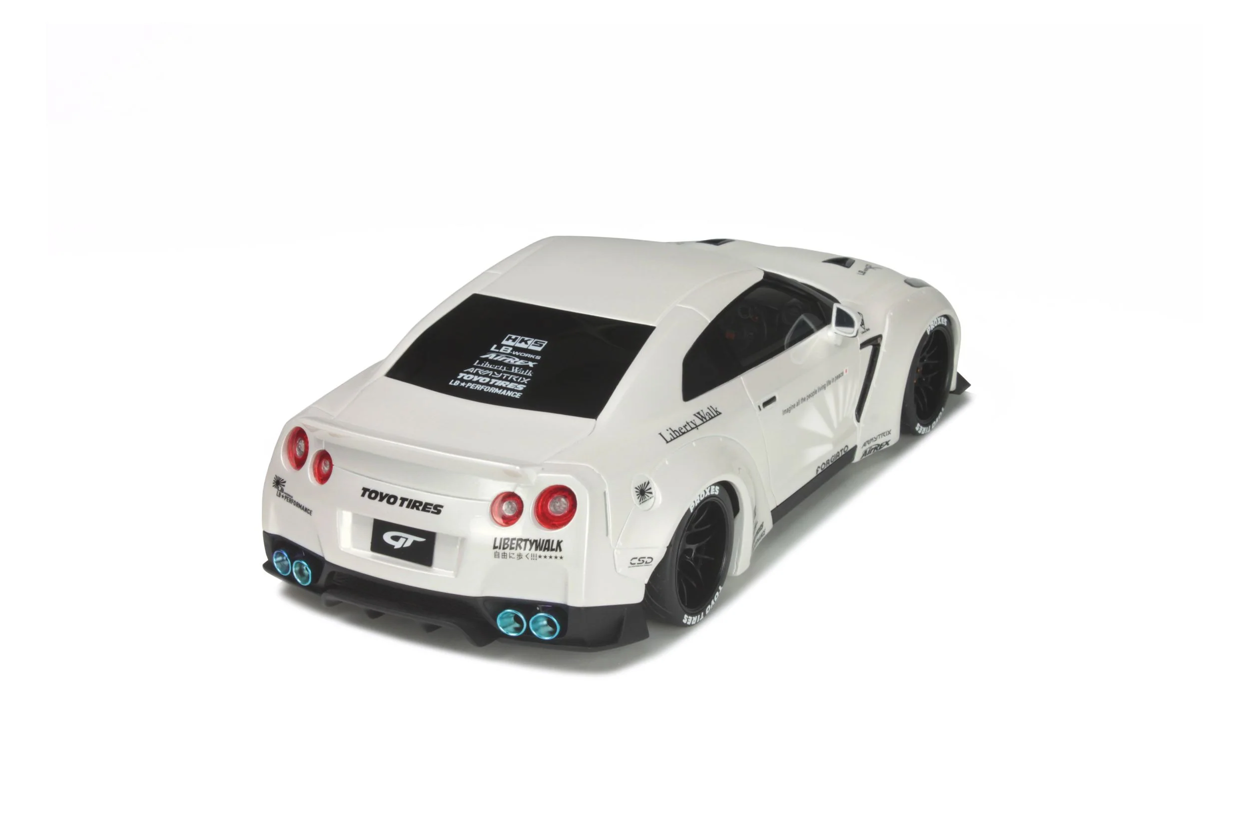GT Spirit 2016 Nissan Skyline GT-R (R35) LB Performance White 1:18 - Image 7