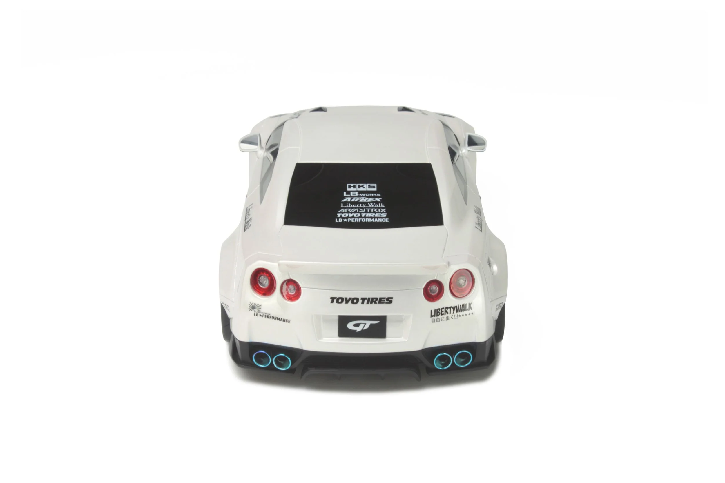 GT Spirit 2016 Nissan Skyline GT-R (R35) LB Performance White 1:18 - Image 9
