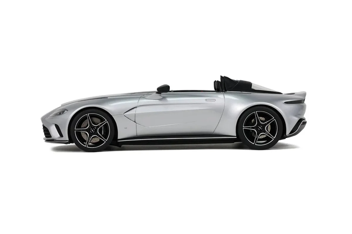 GT Spirit 2023 Aston Martin V12 Speedster Skyfall Silver 1:18 Resin - Image 3