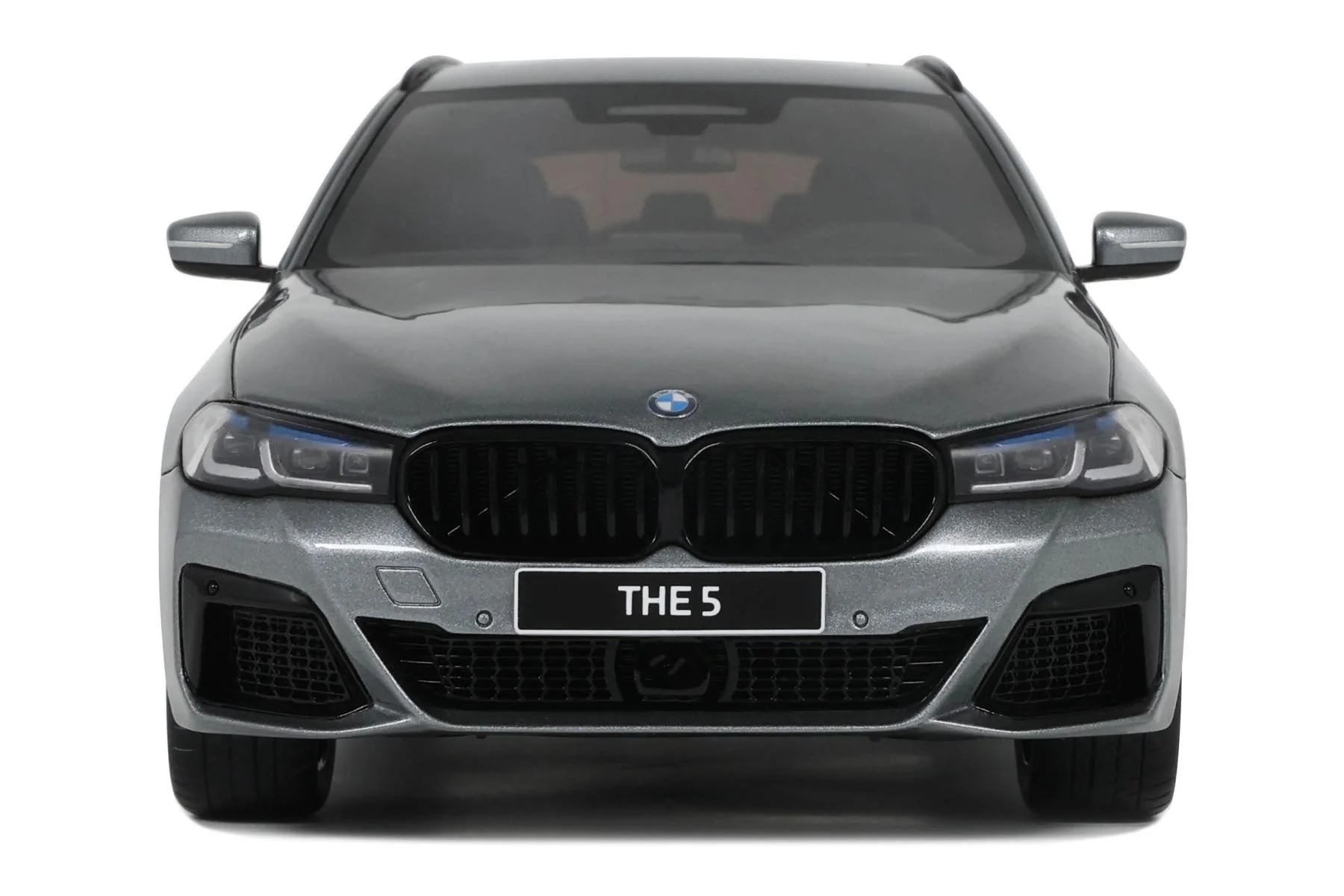 GT Spirit 2023 BMW 530E (G60) Xdrive M Sport Touring Wagon Grey Metallic 1:18 - Image 8