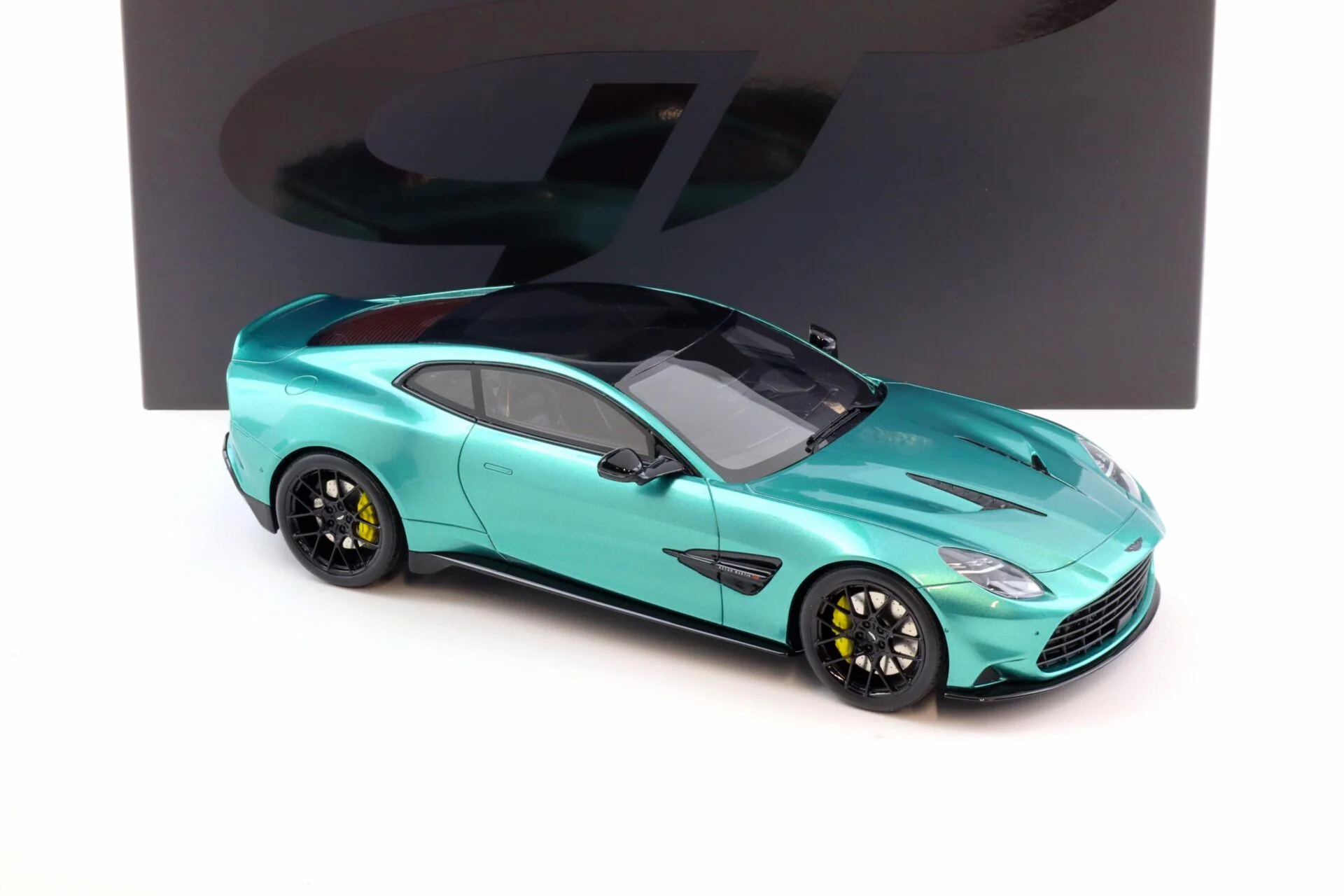 GT Spirit 2024 Aston Martin Vanquish Racing Green 1:18 - Image 2
