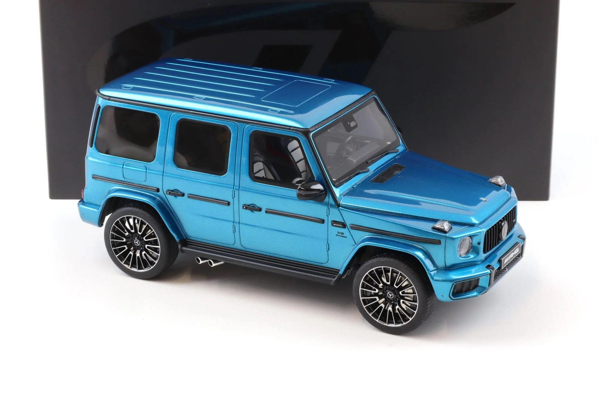 GT Spirit 2024 Mercedes Benz G63 AMG (W463) Hyper Blue Magno 1:18 - Image 2