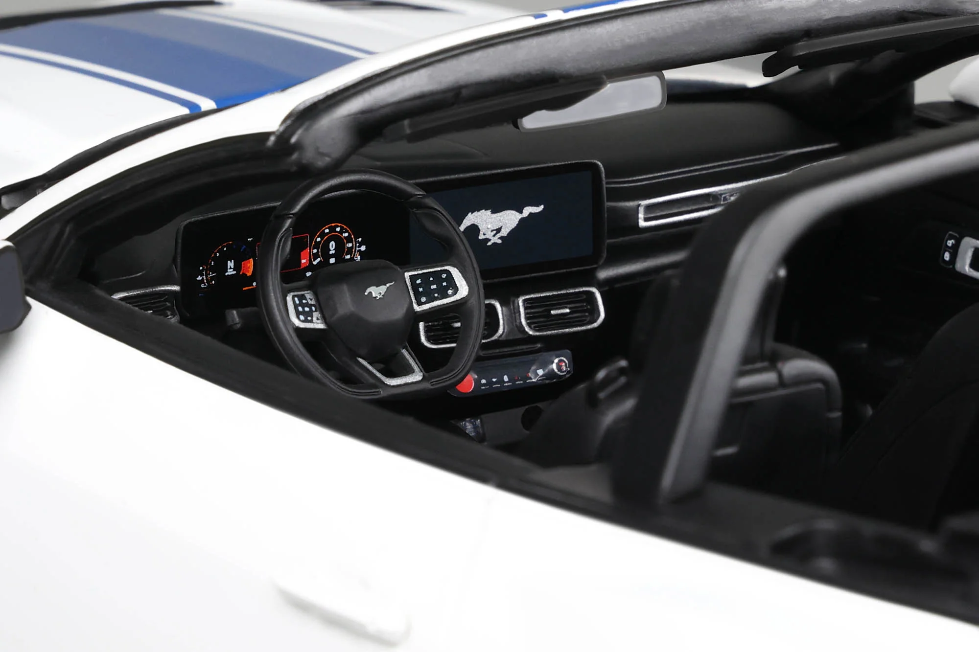 GT Spirit 2025 Ford Shelby Mustang Super Snake Convertible Oxford White 1:18 - Image 14