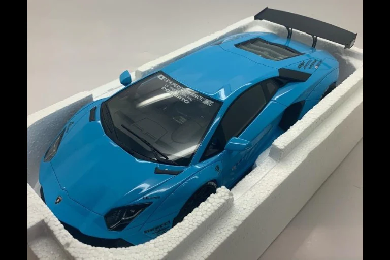 GT Spirit Lamborghini Aventador LP400 LB-Works Baby Blue 1:18 - Image 10