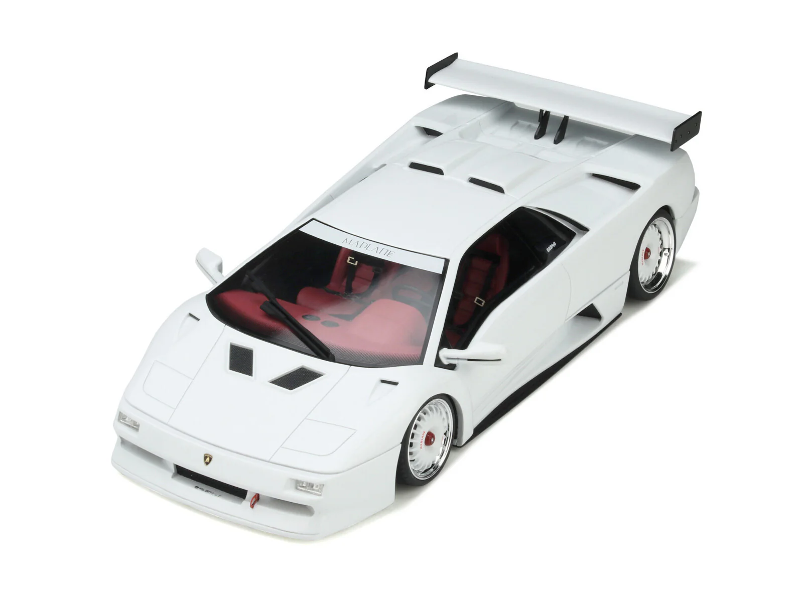 GT Spirit Lamborghini Diablo K.O. Kazuki Ohashi Madlane White 1:18 - Image 4