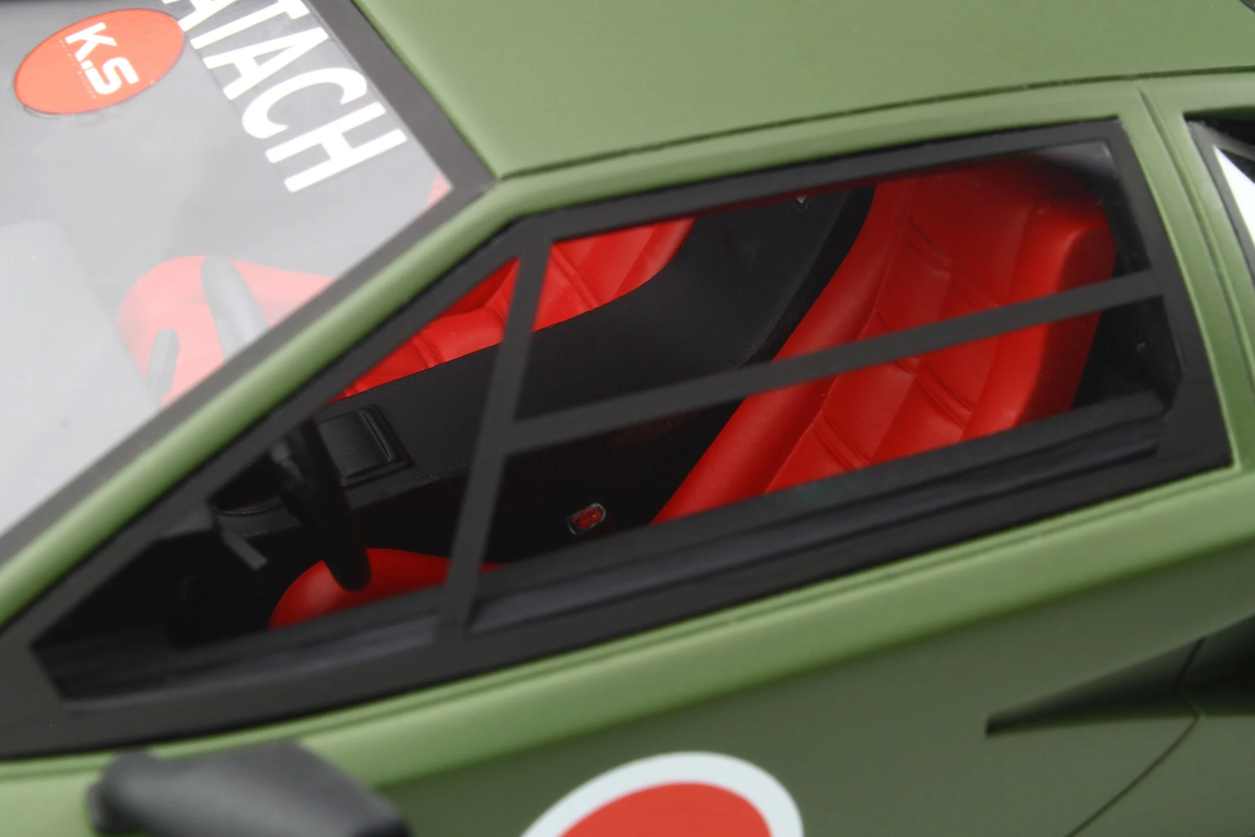 GT Spirit Lamborghini Khyzyl Saleem Huratach Hardtop Kaki Matte 1:18 RESIN, LIMITED - Image 11
