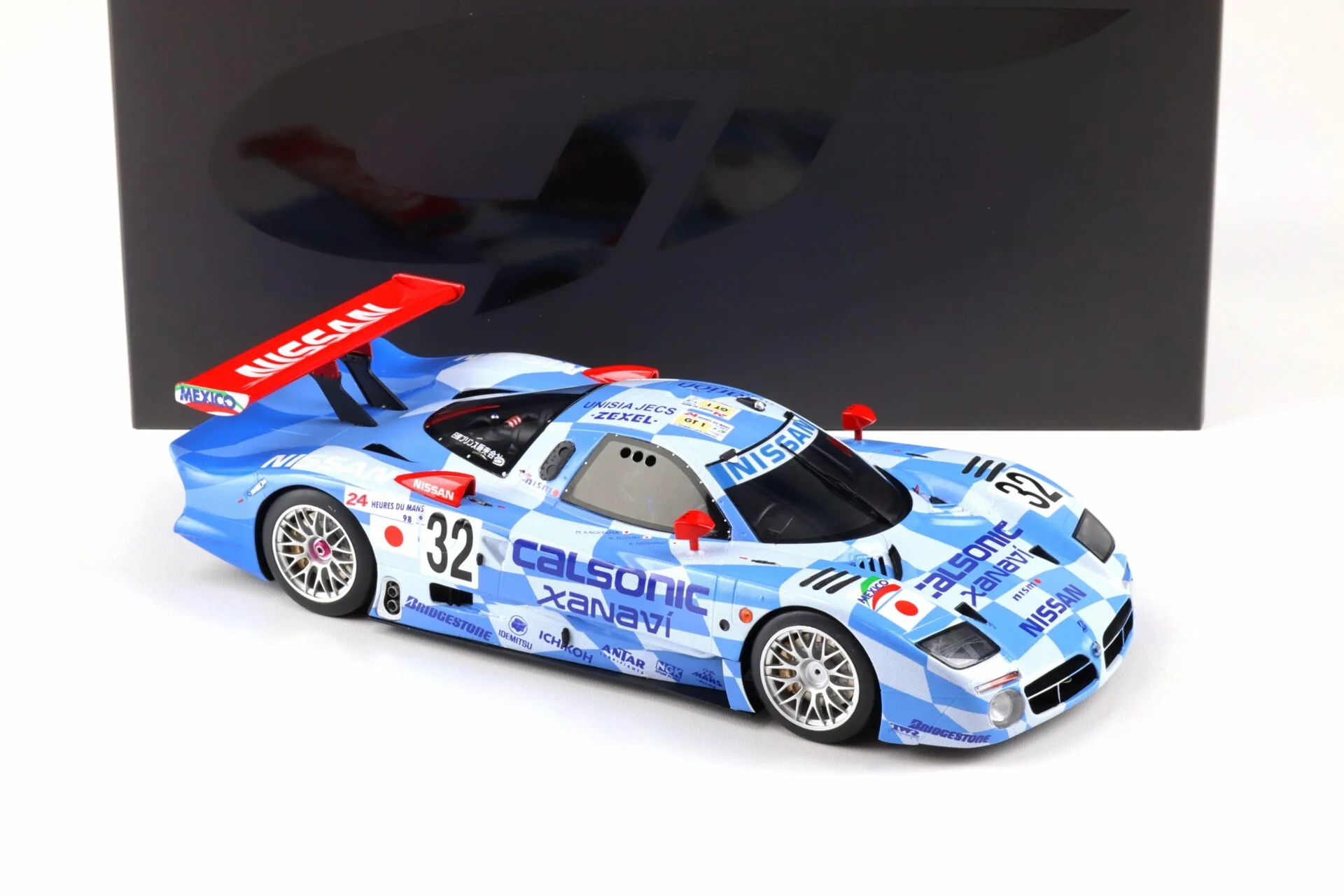 GT Spirit Nissan R390 GT1 3.5L Turbo Team Nissan Motorsport #32 Le Mans 1998 1:18 - Image 2