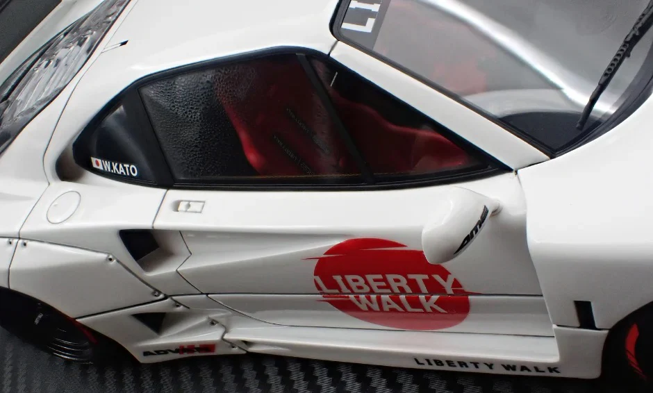 Ignition-Model 2023 Ferrari F40 LBWK LB-Works 40 Japan White 1:18 - Image 25