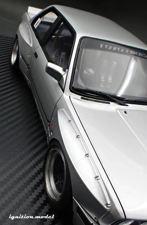 Ignition-Model BMW M3 Pandem 30 (E30) Silver 1:18 - Image 12