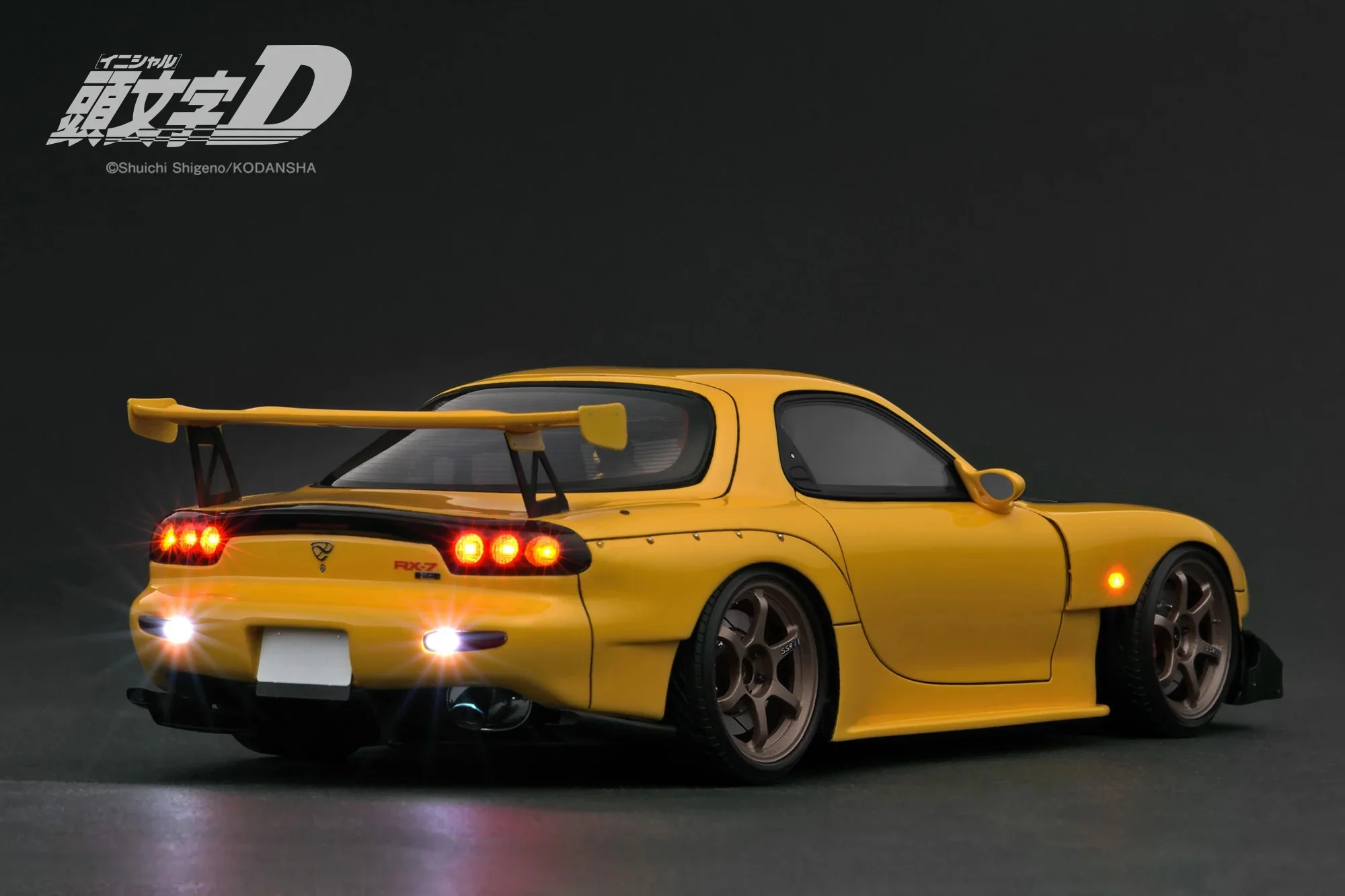 Ignition-Model Initial D Mazda RX-7 (FD3S) w/ LED Lights Yellow 1:18 - Image 3