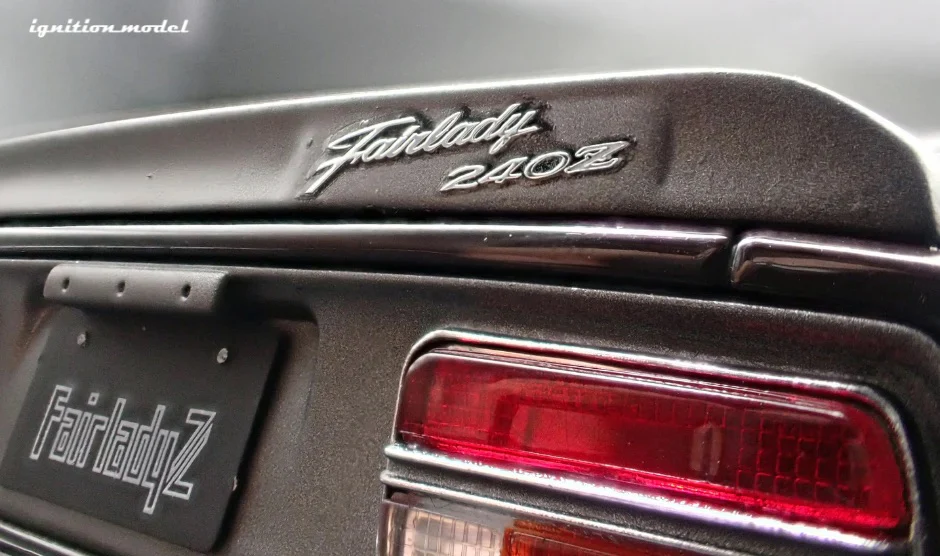 Ignition-Model Nissan Fairlady 240ZG HS30 Maroon Red Metallic 1:18 - Image 17