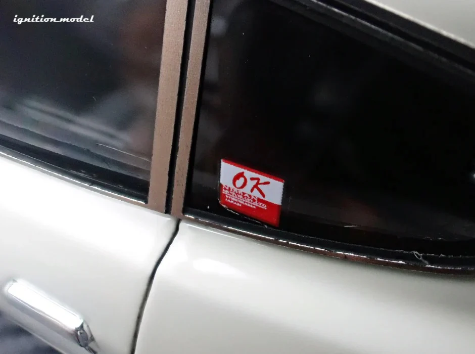 Ignition-Model Nissan Fairlady 240ZG HS30 White 1:18 - Image 21