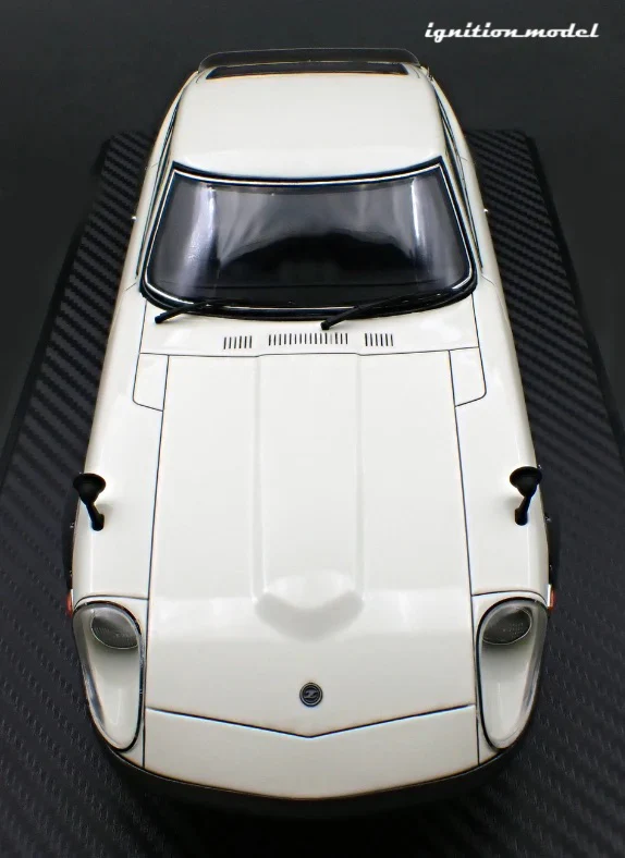 Ignition-Model Nissan Fairlady 240ZG HS30 White 1:18 - Image 8