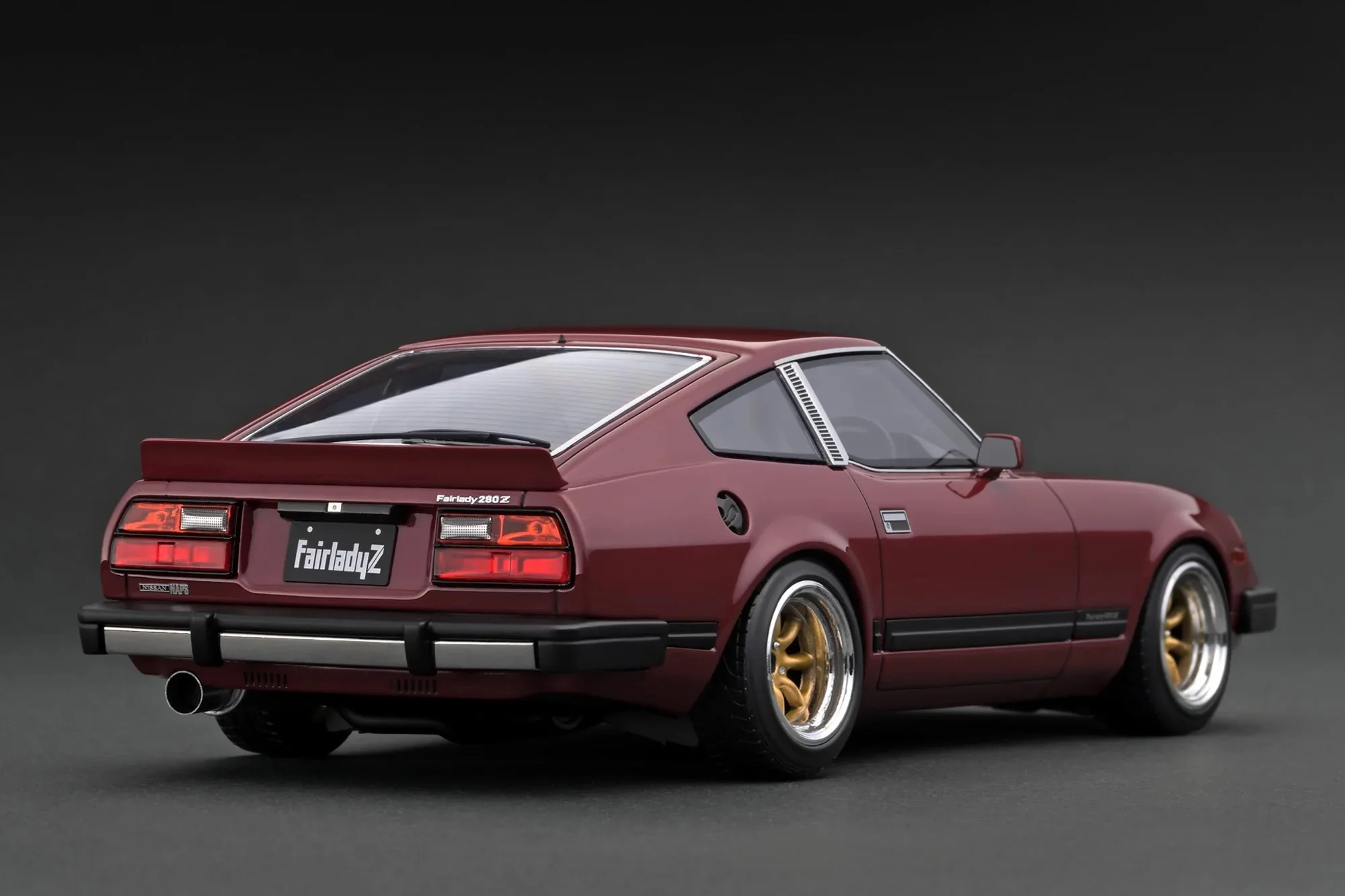 Ignition-Model Nissan Fairlady 280 Z S130 RHD Dark Red 1:18 - Image 2