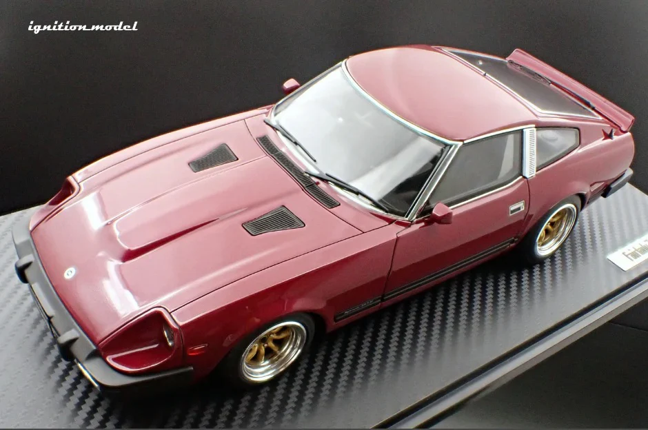 Ignition-Model Nissan Fairlady 280 Z S130 RHD Dark Red 1:18 - Image 4