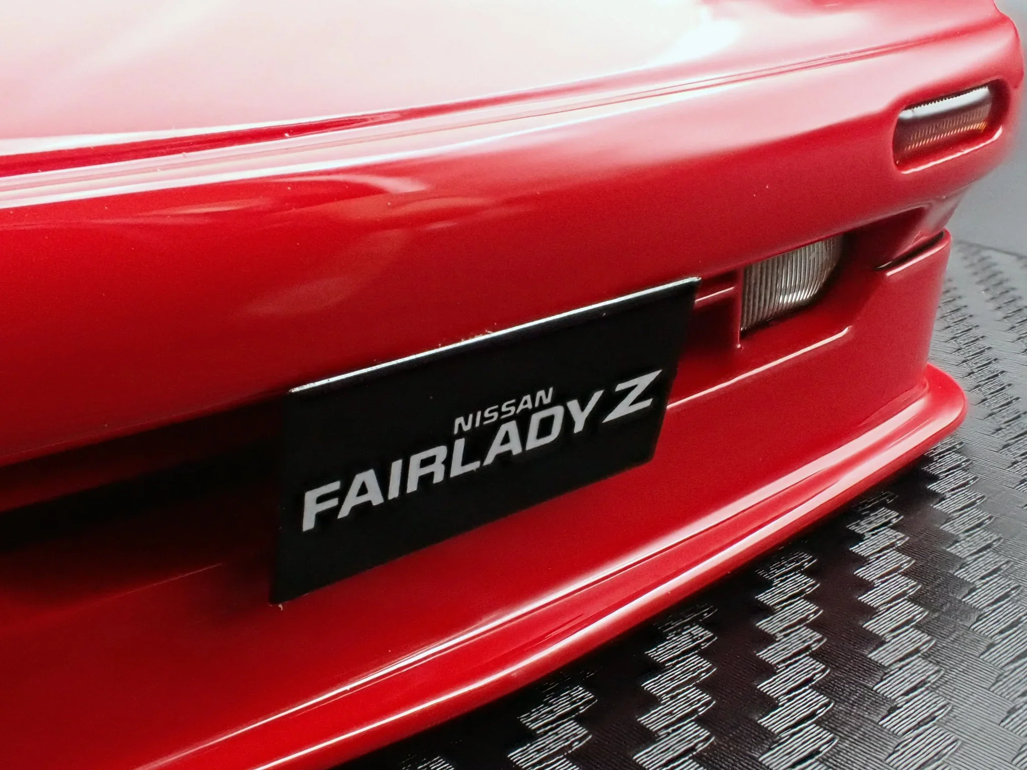 Ignition-Model Nissan Fairlady Z 300 ZR Z31 2-Seater RHD Red 1:18 - Image 6