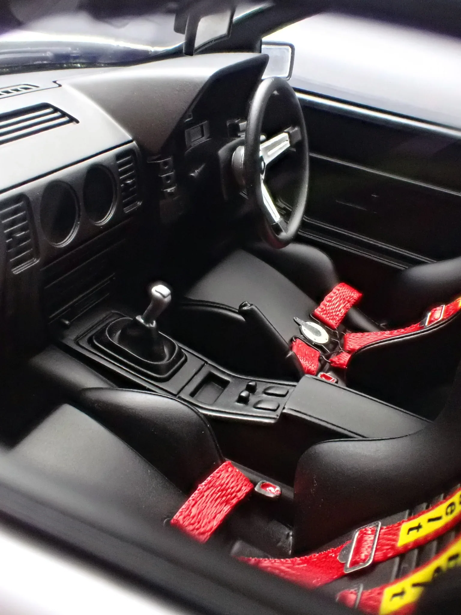 Ignition-Model Nissan Fairlady Z 300 ZR Z31 2-Seater RHD White 1:18 - Image 15