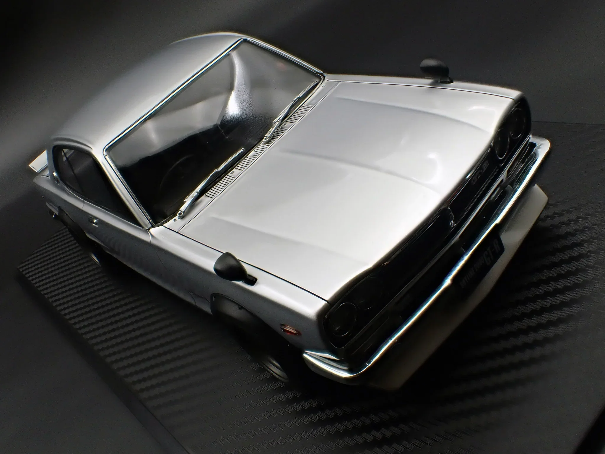 Ignition-Model Nissan Skyline 2000 GT-R (KPGC10) Silver 1:18 - Image 7