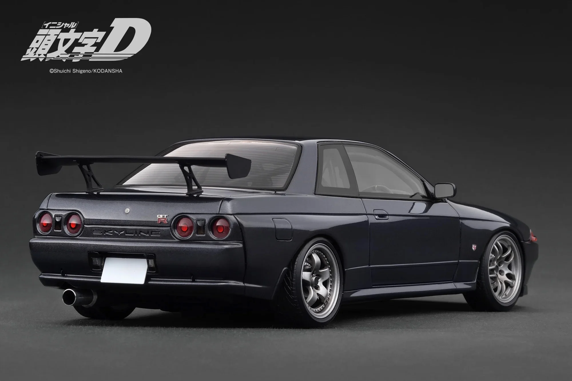 Ignition-Model Nissan Skyline GT-R R32 (BN32) V-Spec II Initial D Gun Grey Metallic 1:18 - Image 2