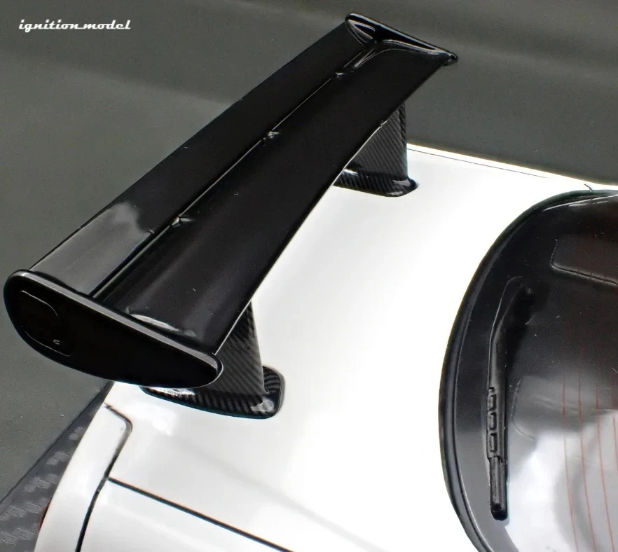 Ignition-Model Nissan Skyline GT-R R34 (BNR34) Top Secret 34GT-R RHD White 1:18 - Image 12