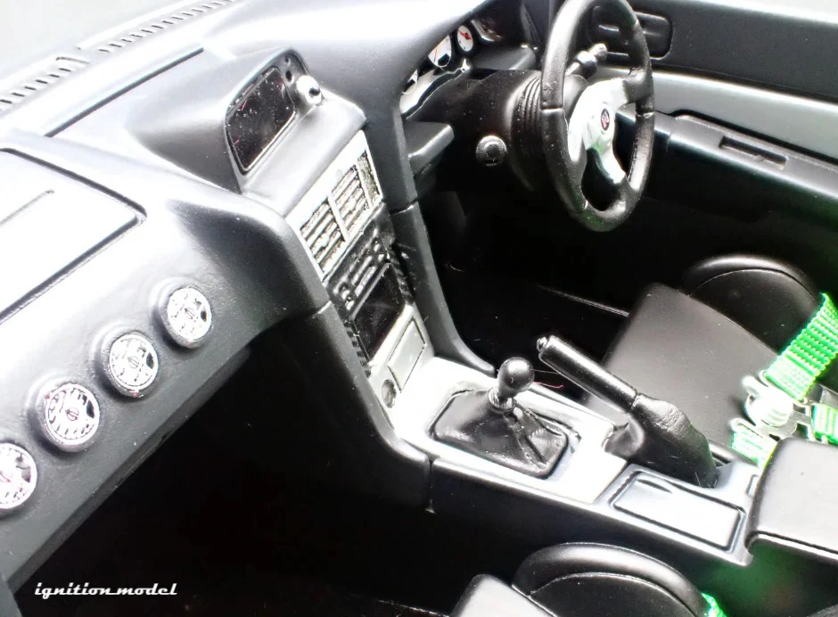 Ignition-Model Nissan Skyline GT-R R34 (BNR34) Top Secret 34GT-R RHD White 1:18 - Image 36