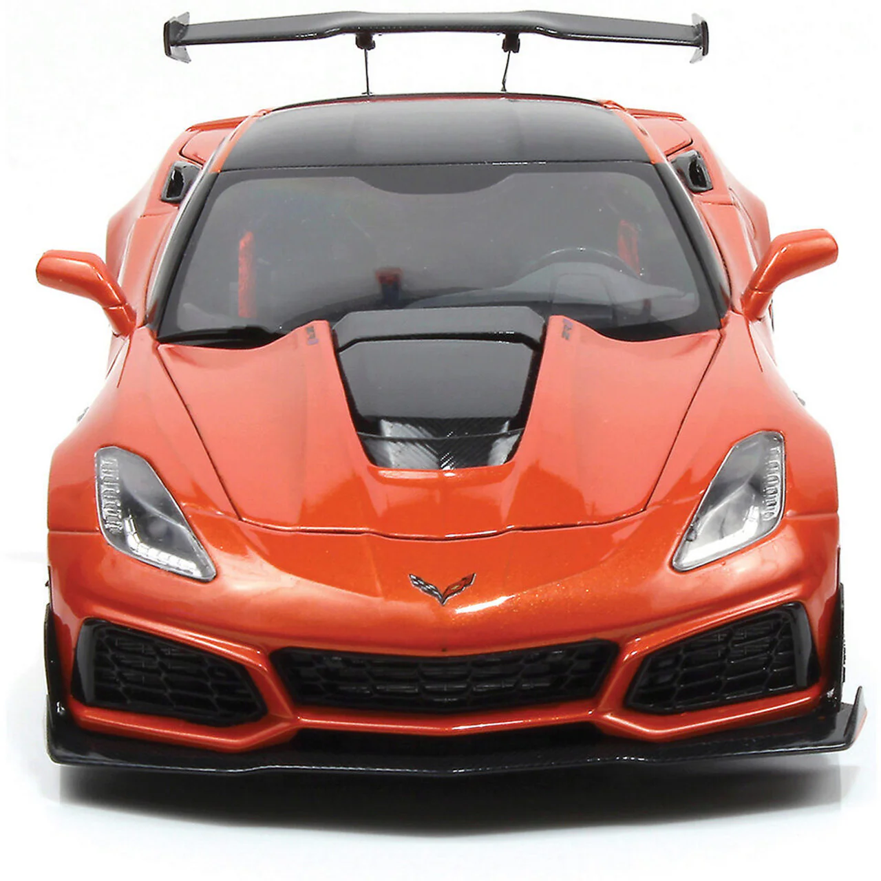 Ixo 2019 Chevy Corvette ZR1 Sebring Orange Tintcoat 1:18 - Image 4