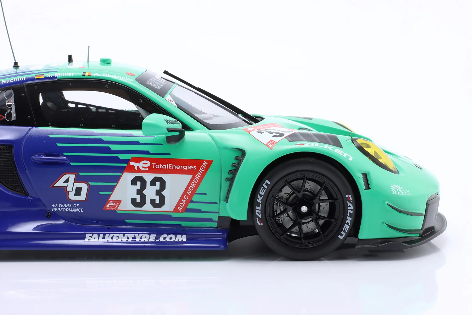 Ixo 2023 Porsche 911 992 GT3 R Team Falken Motorsports No 33 24hr Nurburgring 1:18 - Image 3