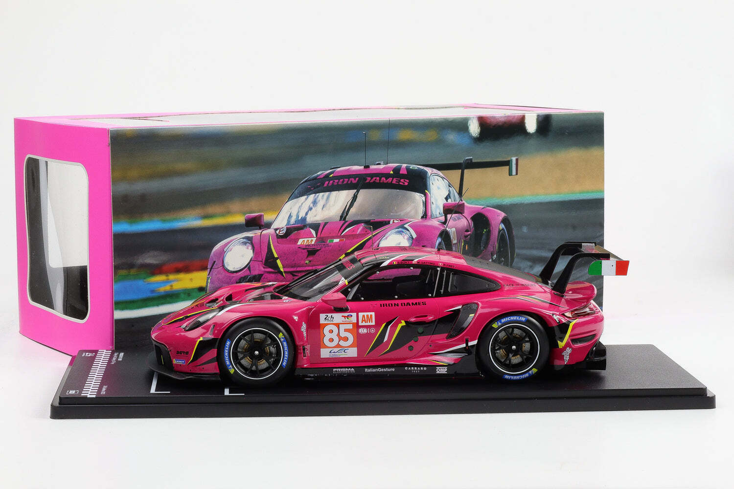 Ixo Porsche 911 991.2 GT3 RSR-19 No.85 Team Iron Dames 24hr Le Mans Fucsia Pink 1:18 - Image 4