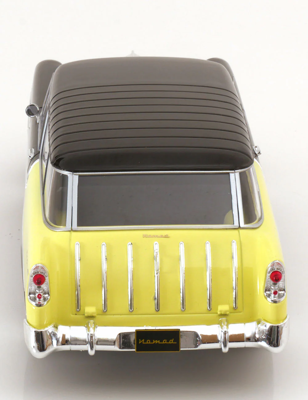KK Scale 1956 Chevrolet Bel Air Nomad Custom Black and Light Yellow 1:18 - Image 5