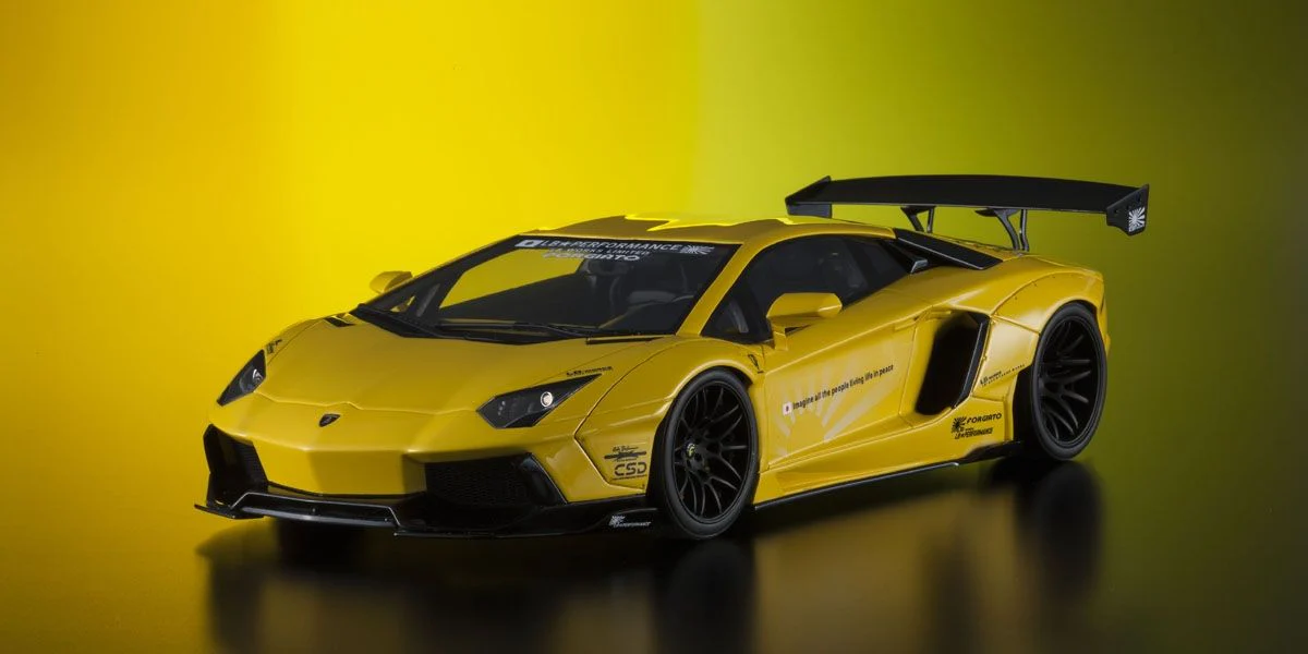 Kyosho Lamborghini Aventador LB Works Yellow 1:18 - Image 4