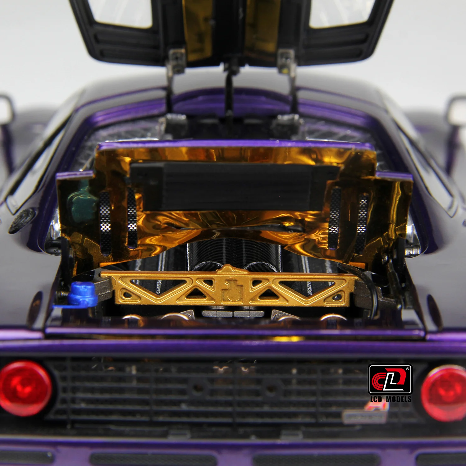 LCD 1993 Mclaren F1 Pearl Purple Metallic 1:18 - Image 22
