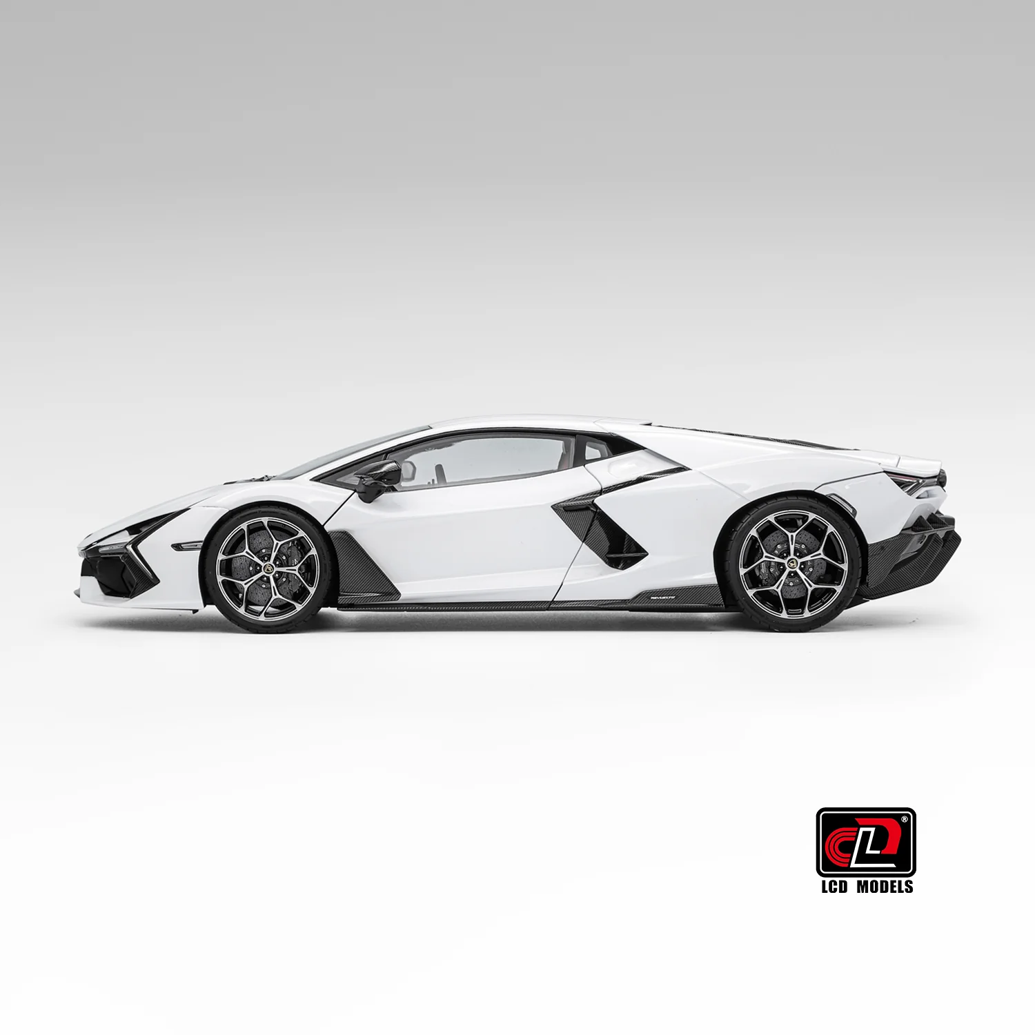 LCD 2024 Lamborghini Revuelto White 1:18 - Image 7