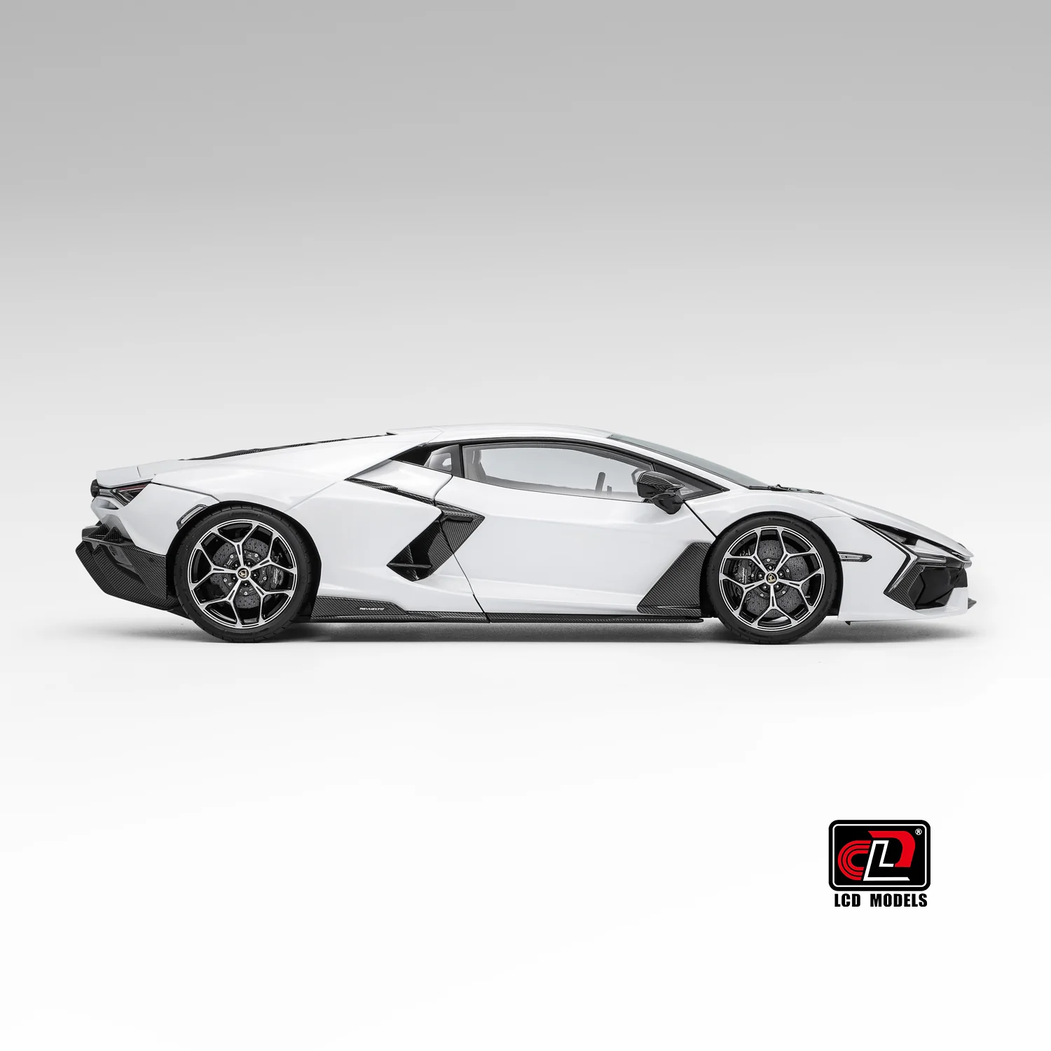 LCD 2024 Lamborghini Revuelto White 1:18 - Image 8
