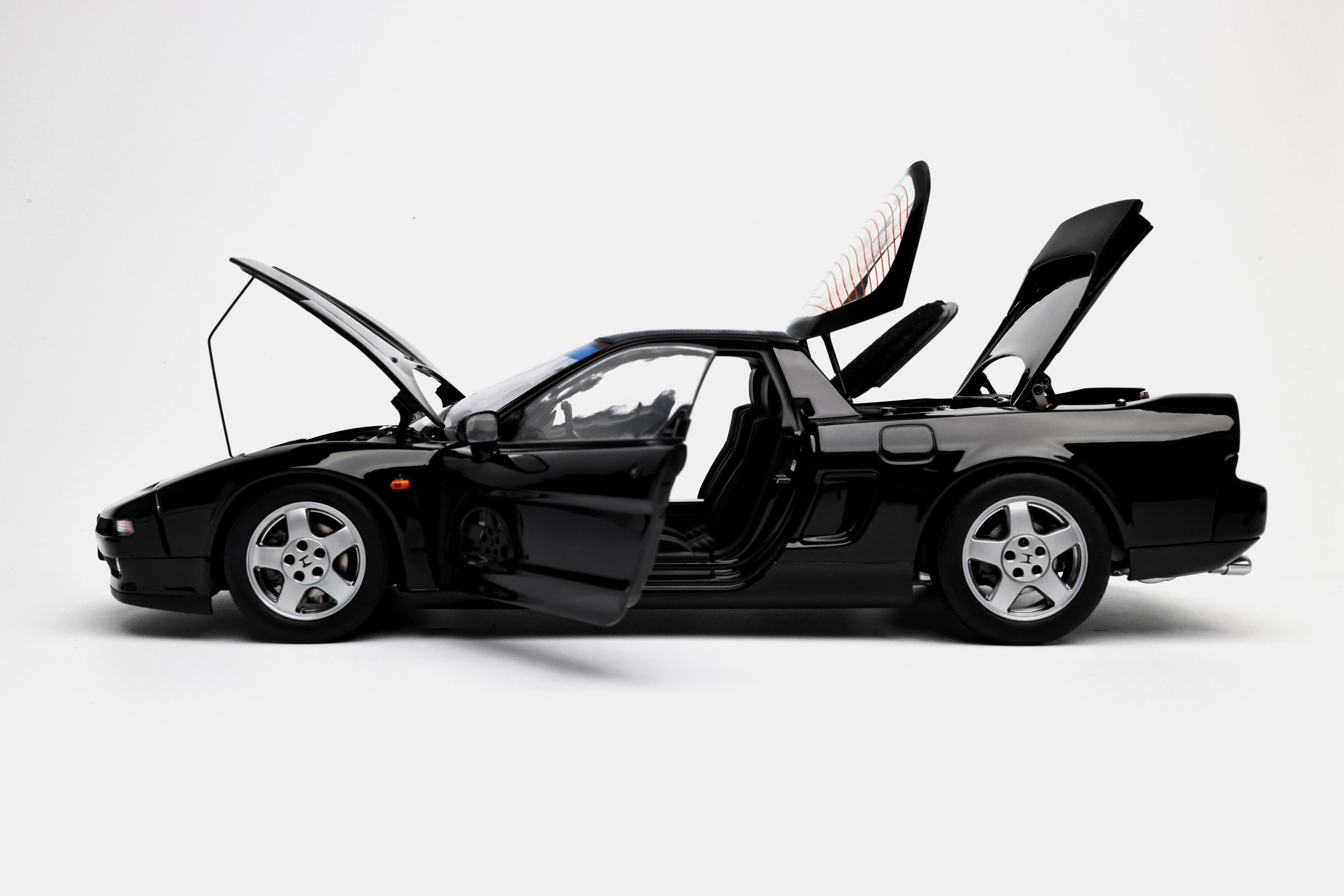 LCD Honda NSX MK1 (NA1) Black 1:18 - Image 3