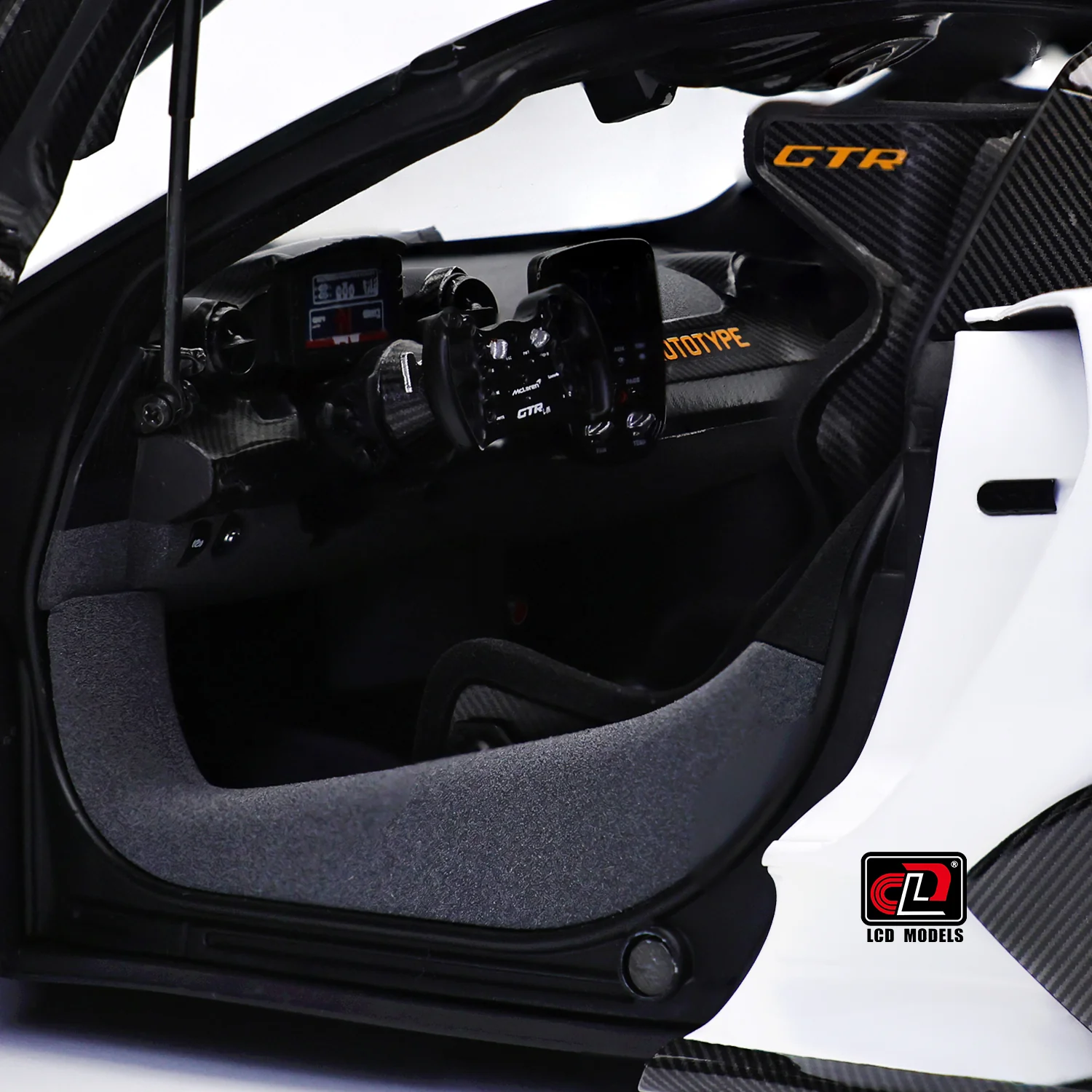 LCD Mclaren Senna GTR White 1:18 - Image 14