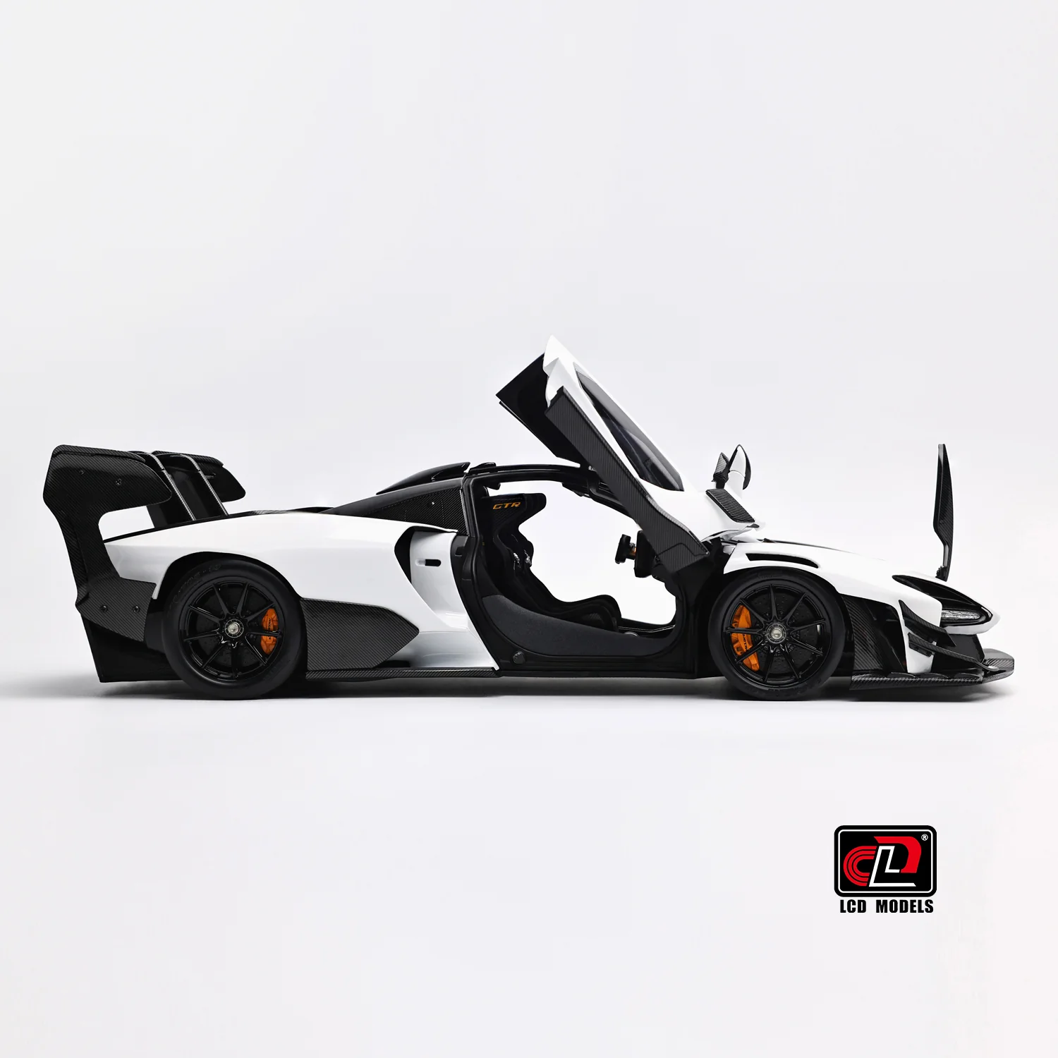 LCD Mclaren Senna GTR White 1:18 - Image 4