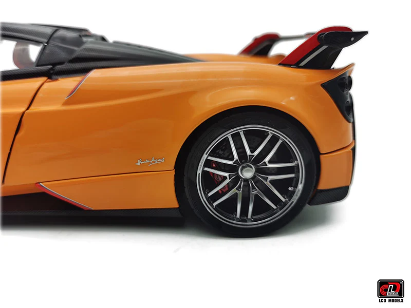 LCD Pagani Huayra BC Roadster Orange & Carbon 1:18 - Image 5