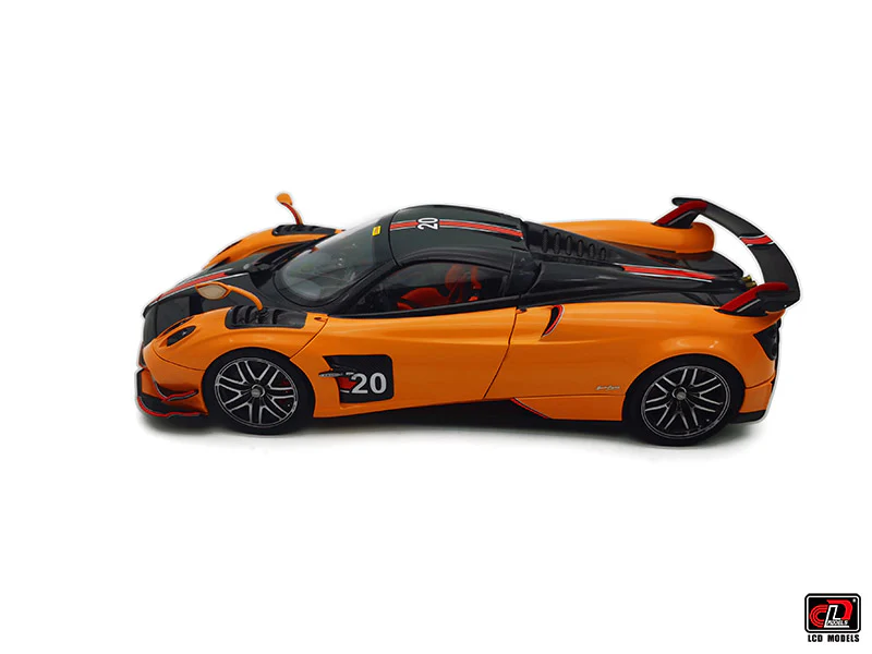 LCD Pagani Huayra BC Roadster Orange & Carbon 1:18 - Image 7