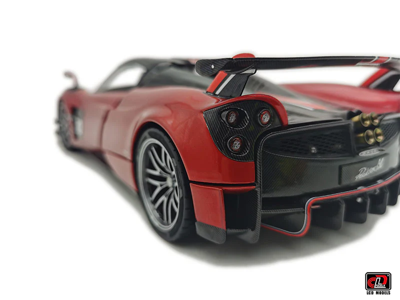 LCD Pagani Huayra BC Roadster Red & Carbon 1:18 - Image 6