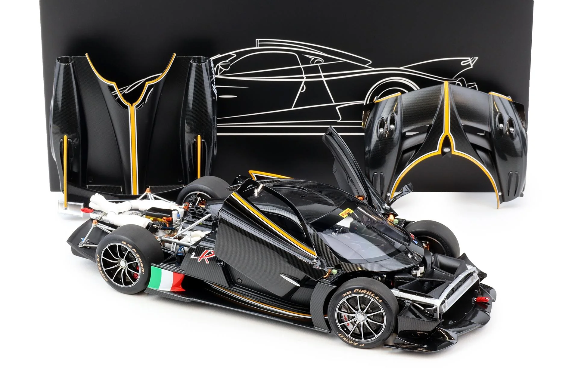 LCD Pagani Huayra R Pearl Black Carbon 1:18 - Image 4