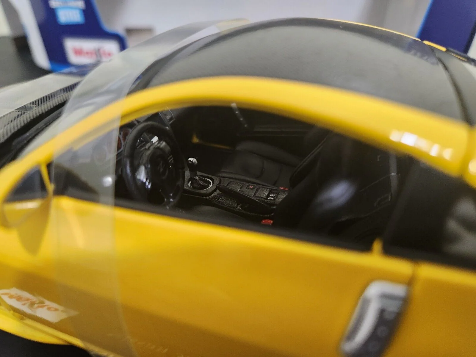 Maisto 2008 Nissan 350Z Nismo Custom w/ Carbon Fiber Hood & Roof Yellow 1:18 - Image 8