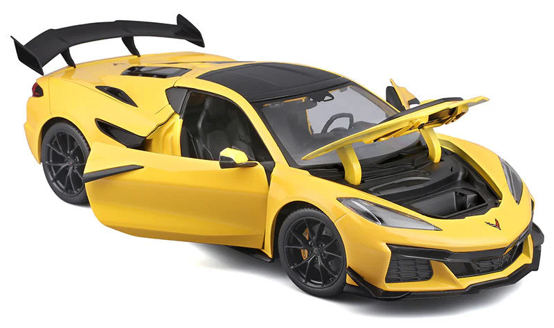 Maisto 2024 Chevy Corvette C8 ZR1 Yellow 1:18 - Image 2