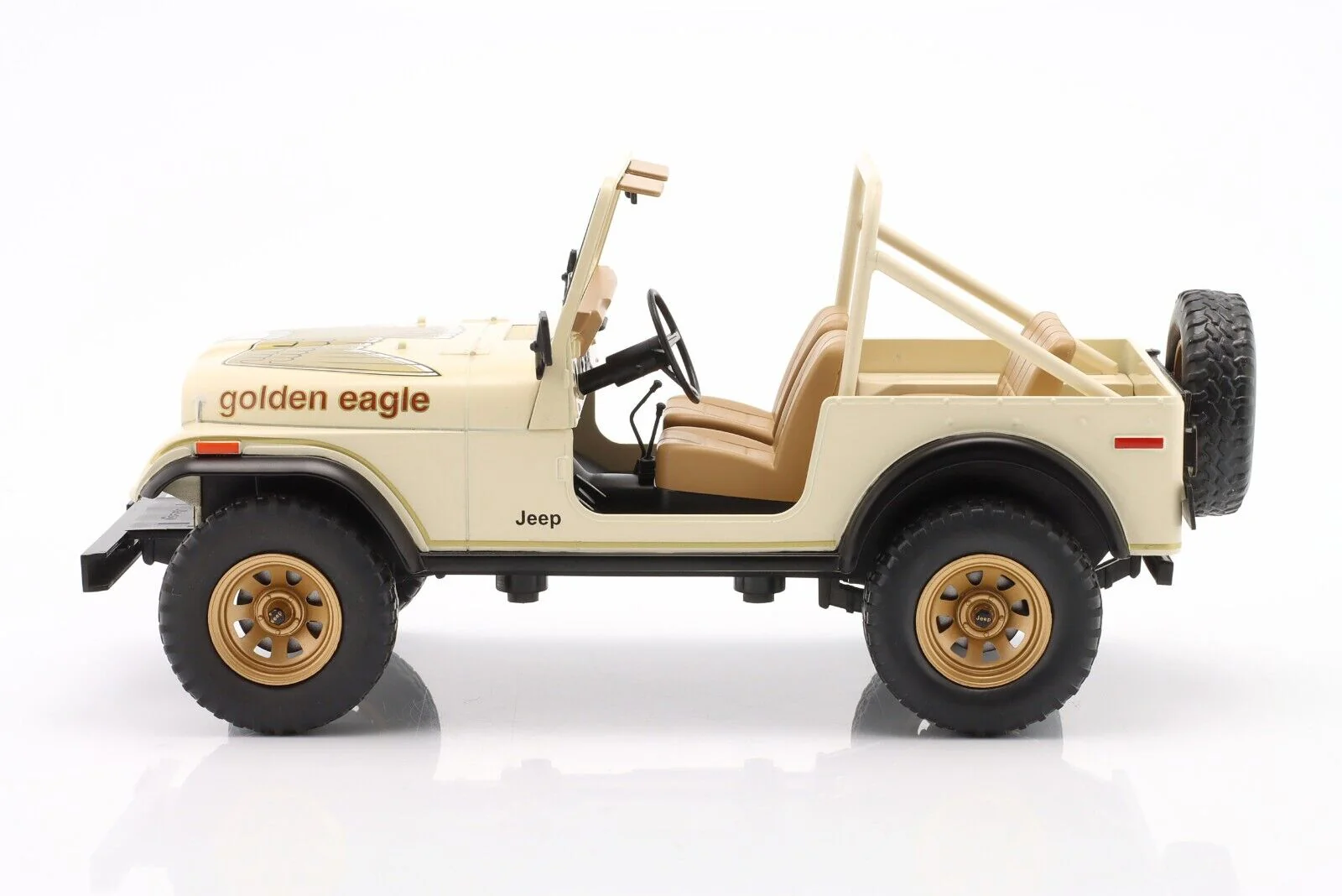 MCG 1980 Jeep Wrangler CJ-7 Golden Eagle Desert Sand Beige w/ Gold Decor 1:18 - Image 5