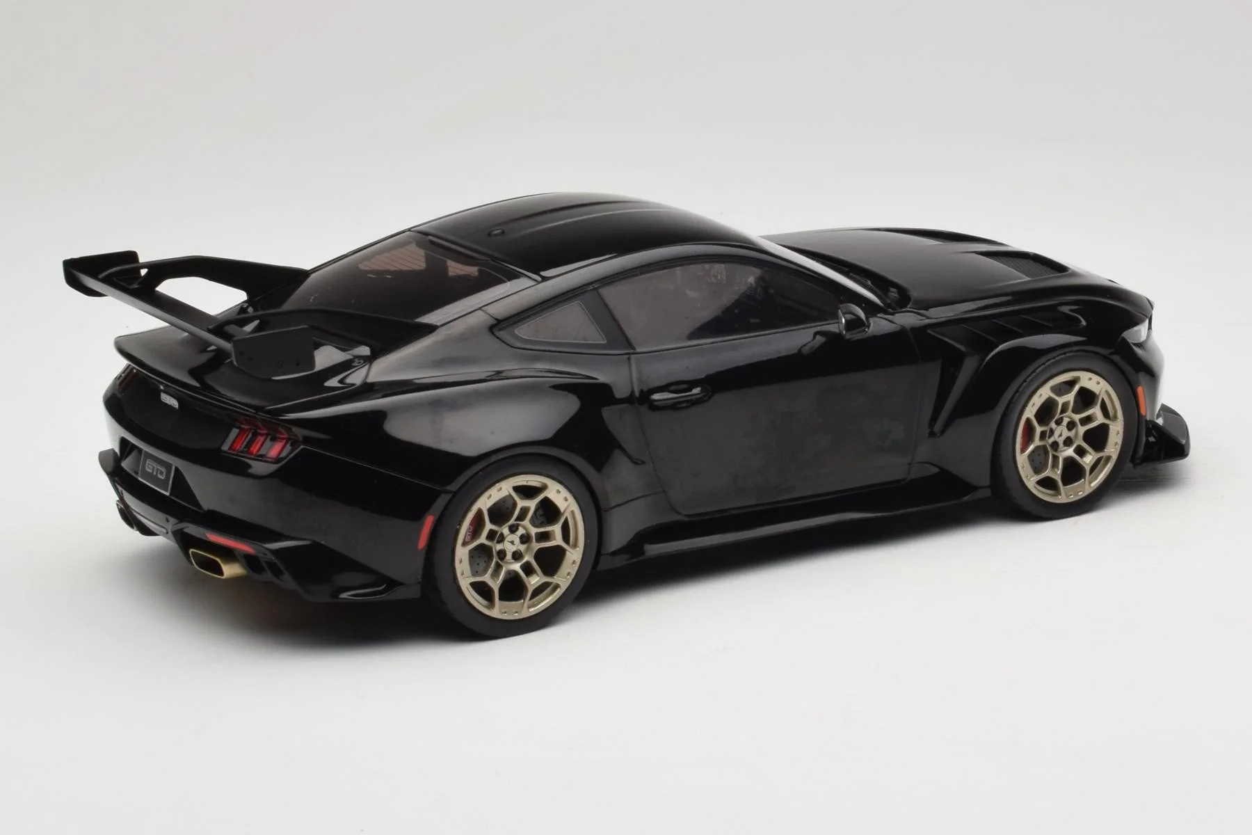 MCG 2025 Ford USA Mustang GTD 5.2L V8 Coupe Black 1:18 - Image 2