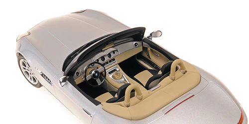 Minichamps 2000 BMW Z8 Roadster Silver 1:18 - Image 4