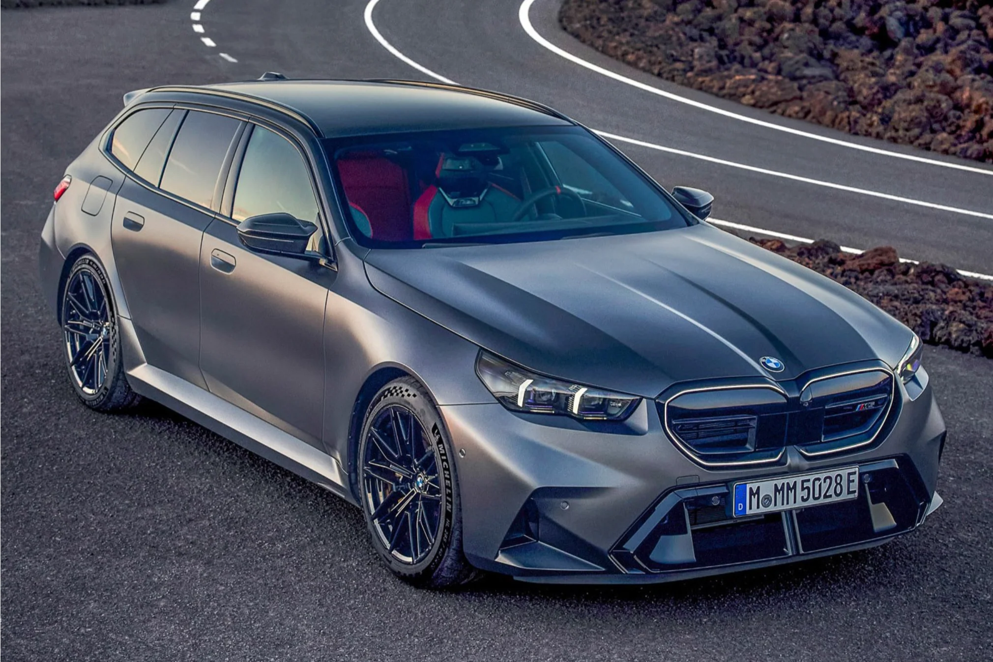 Minichamps 2024 BMW M5 Touring Wagon (G99) Frozen Deep Grey Metallic 1:18