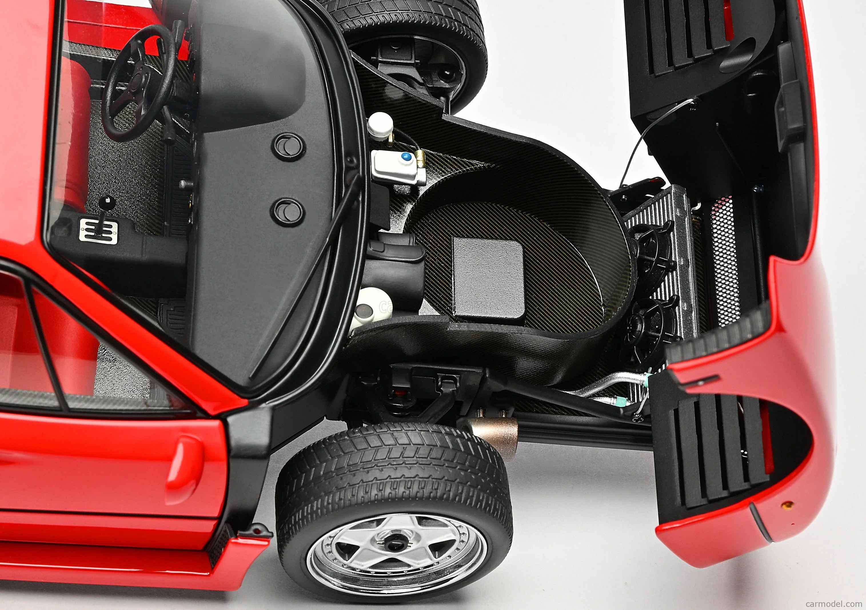 Montage Model 1987 Ferrari F40 Rossa Corsa Red 1:18 - Image 6