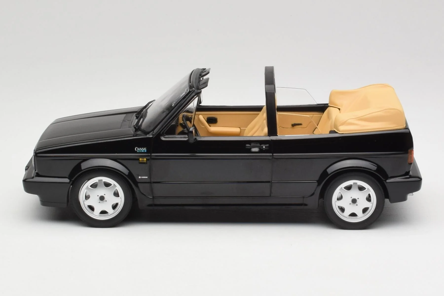 Norev 1992 Volkswagen Golf MK I Cabriolet Black 1:18 - Image 3