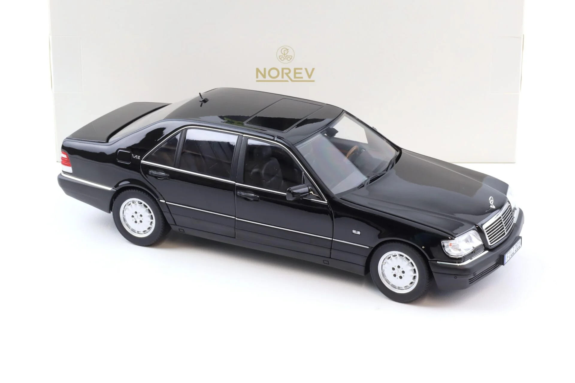 Norev 1997 Mercedes-Benz S600 S-Class (W140) Black 1:18 - Image 2