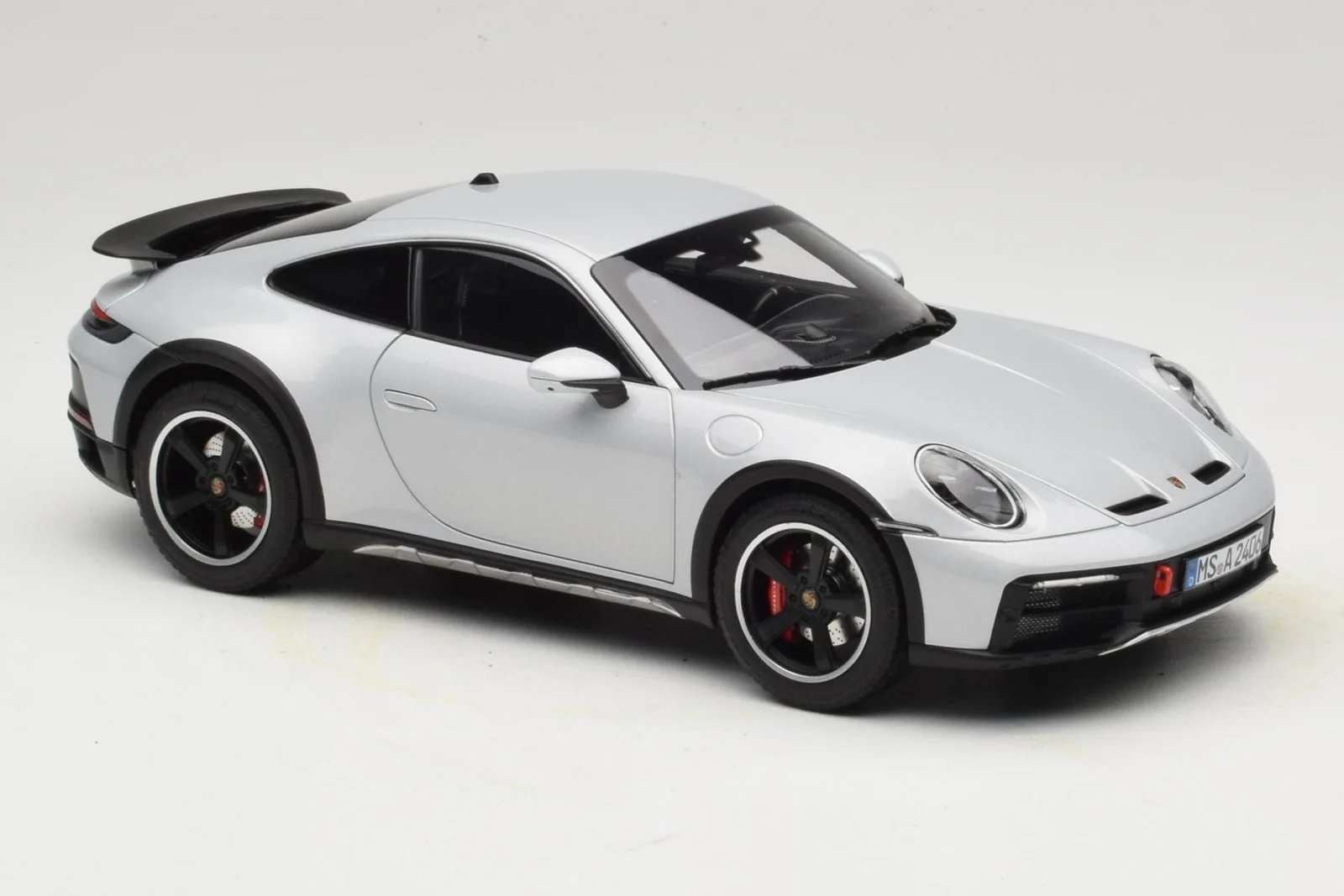Norev 2023 Porsche 911 Dakar 992 Ice Grey Metallic 1:18 - Image 7